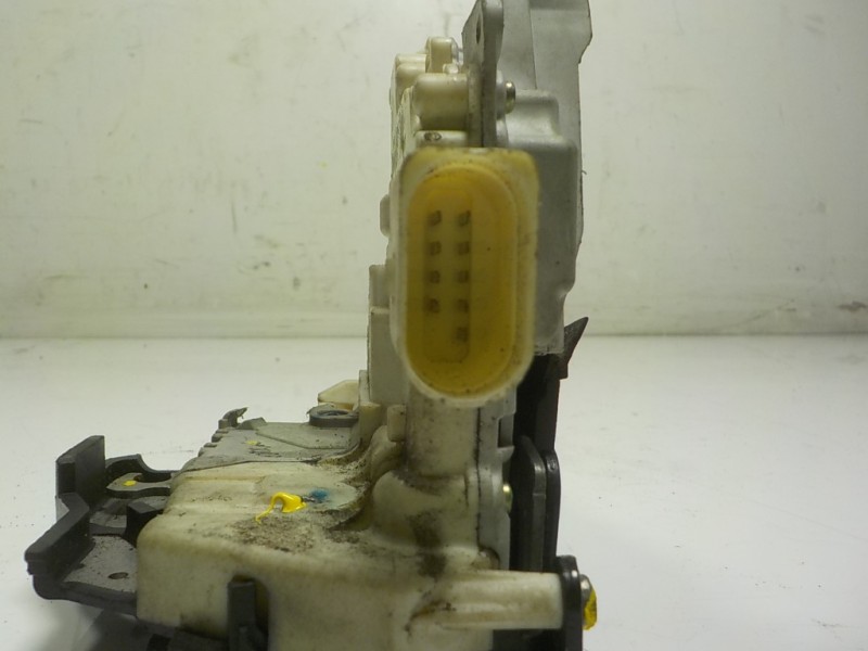 Recambio de cerradura puerta delantera derecha para audi a6 berlina (4f2) 2.7 tdi referencia OEM IAM 4F2837016B 8E2837016AA 