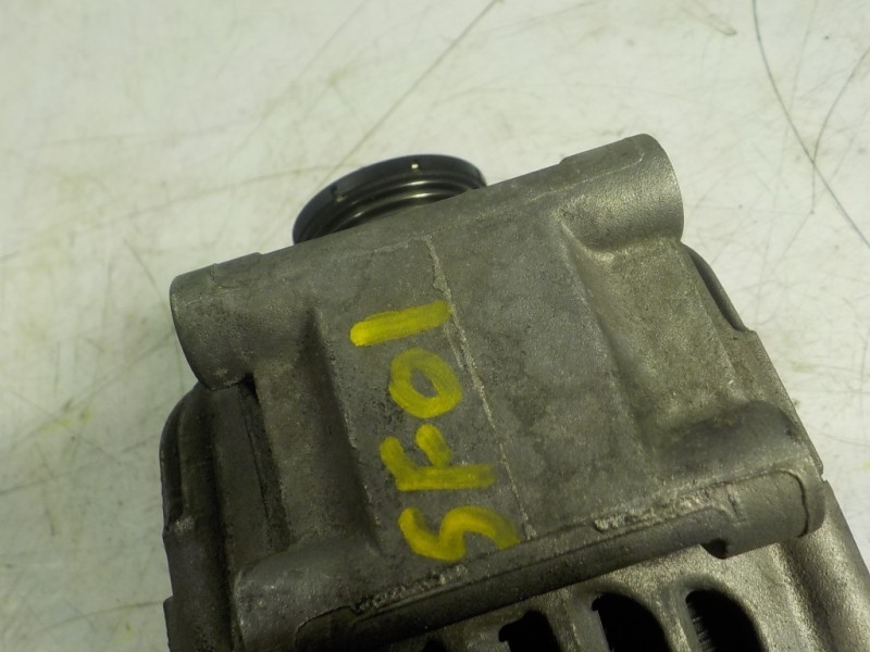 Recambio de alternador para peugeot 308 1.6 16v referencia OEM IAM  615484 