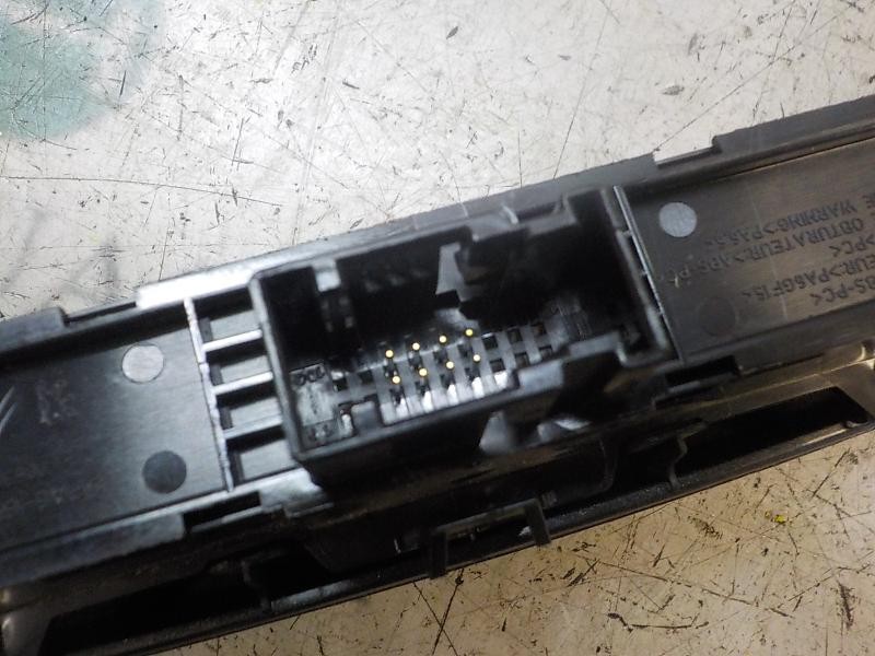 Recambio de warning para peugeot 308 sw envy referencia OEM IAM 649015  