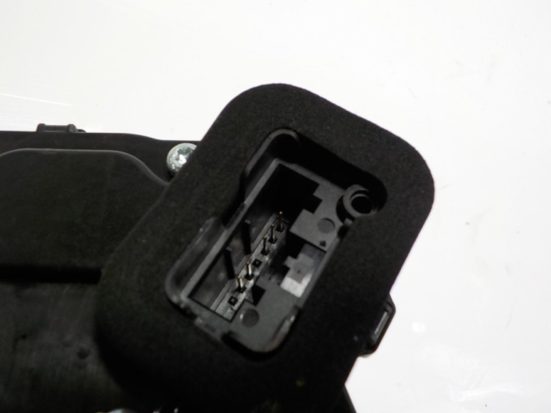 Recambio de cerradura puerta trasera izquierda para volkswagen t-cross 1.0 tsi referencia OEM IAM 10A839015 10A839015 