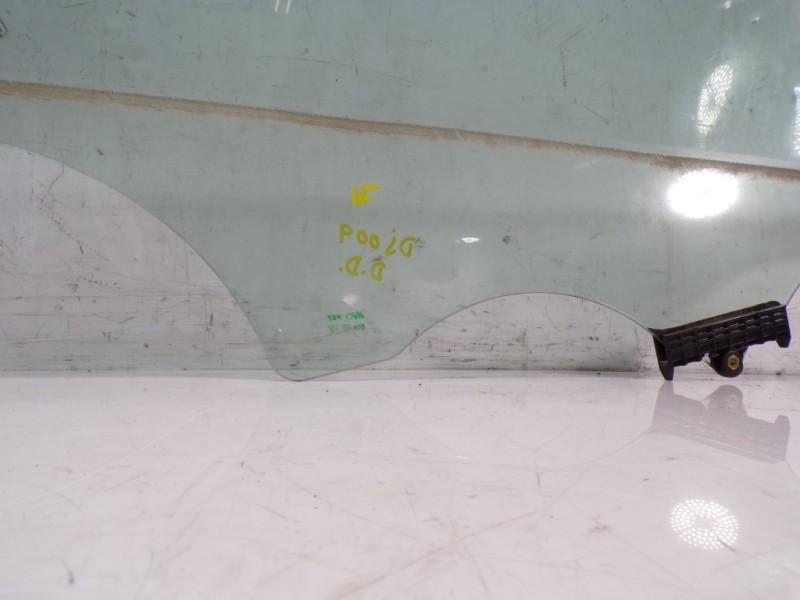 Recambio de cristal puerta delantero derecho para hyundai tucson essence bluedrive 2wd referencia OEM IAM 82420D7020  