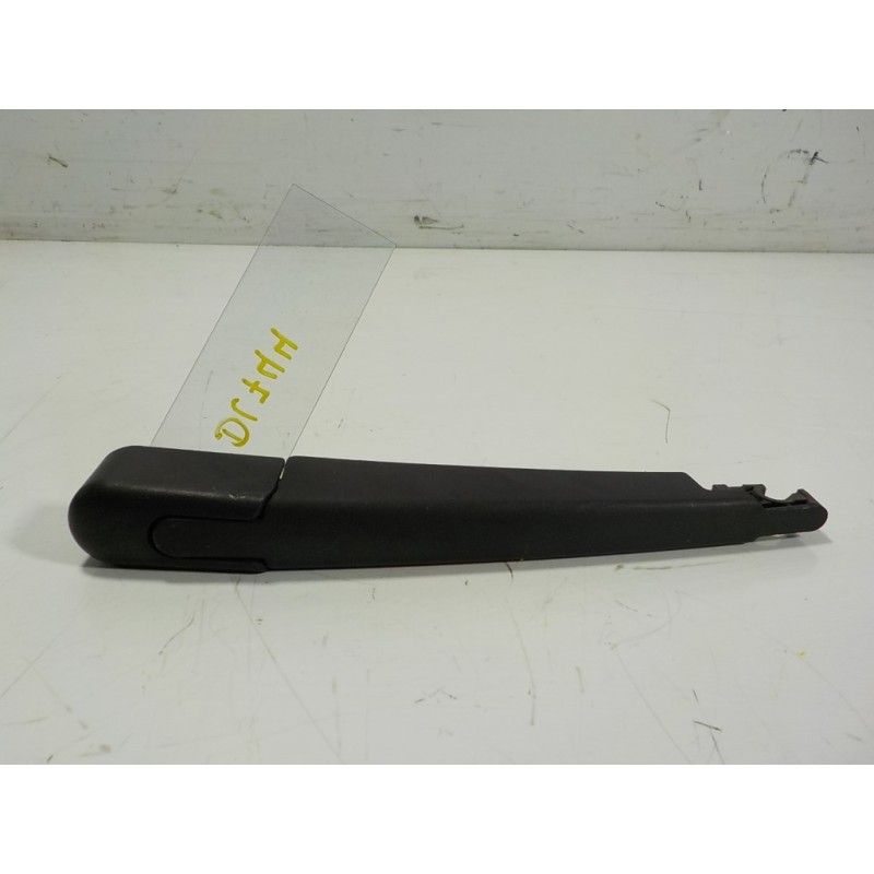 Recambio de brazo limpia trasero para kia carens ( ) 1.7 crdi cat referencia OEM IAM 98815A4000  