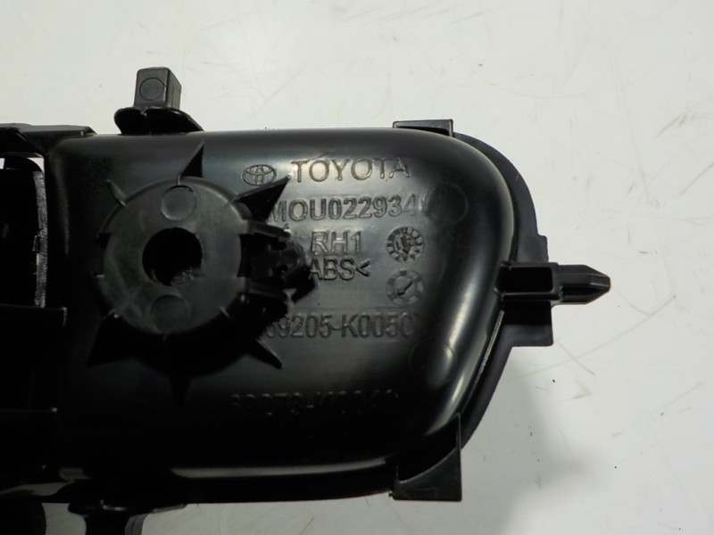 Recambio de maneta interior trasera derecha para toyota yaris 1.5 vvti hev referencia OEM IAM 69205K0050C1 69205K0050 