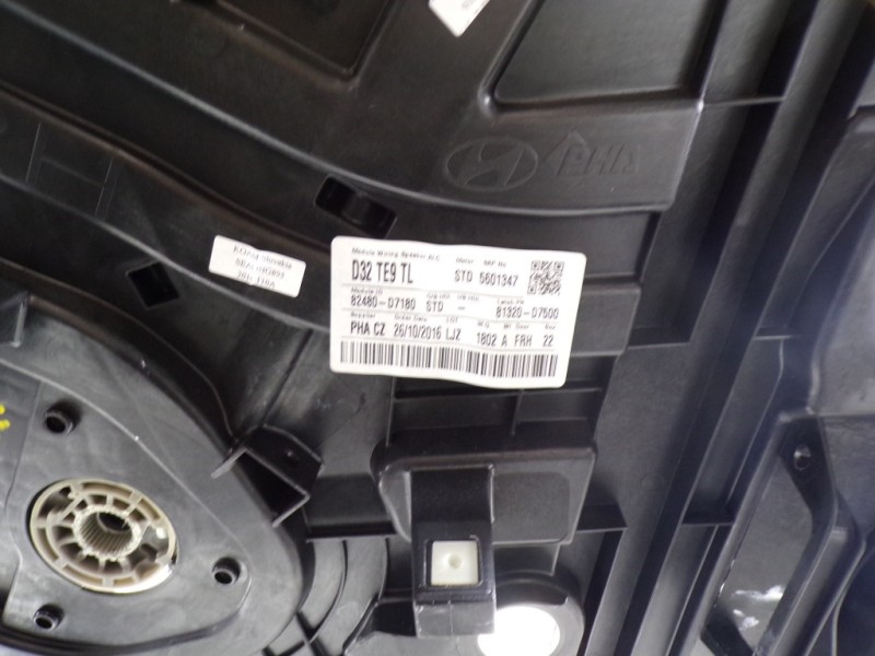 Recambio de elevalunas delantero derecho para hyundai tucson essence bluedrive 2wd referencia OEM IAM 82481D7010 82480D7180 