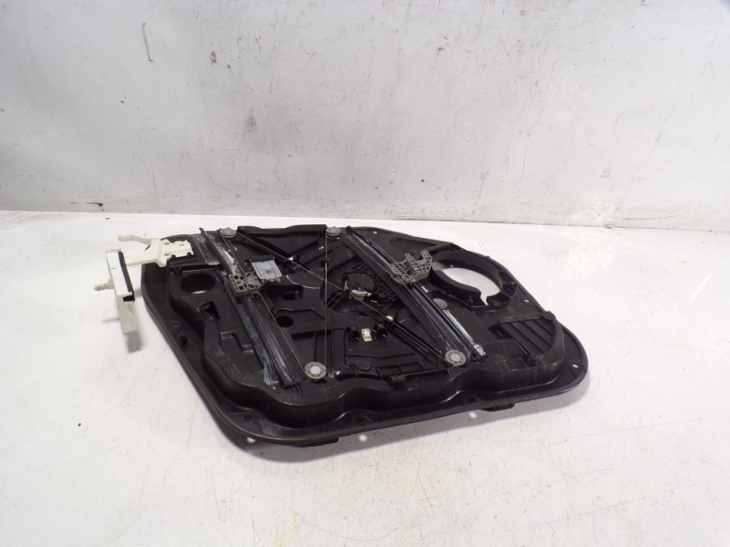 Recambio de elevalunas delantero derecho para hyundai tucson essence bluedrive 2wd referencia OEM IAM 82481D7010 82480D7180 