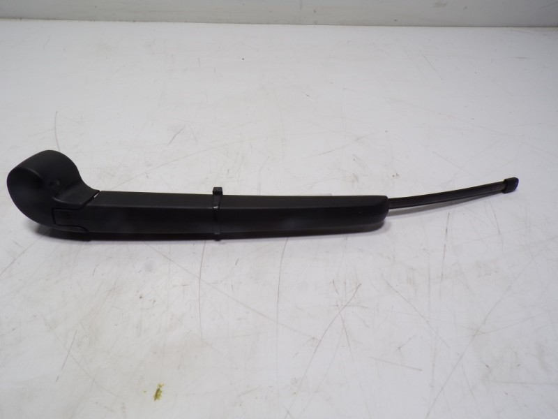 Recambio de brazo limpia trasero para seat leon (kl1) 1.0 tsi referencia OEM IAM 5FA9557079B9  