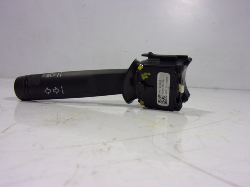 Recambio de mando intermitentes para opel insignia berlina 2.0 cdti cat referencia OEM IAM 95220563 95220563 