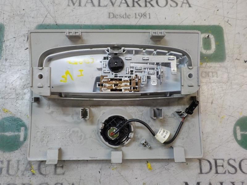 Recambio de piloto interior para ford fiesta (ccn) trend referencia OEM IAM 1531183  