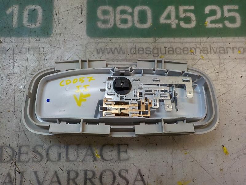 Recambio de piloto interior para ford fiesta (ccn) trend referencia OEM IAM 1758122  