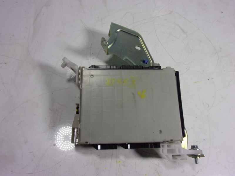 Recambio de modulo electronico para toyota c-hr 132 kw referencia OEM IAM 82730F4010 89221F4120 MB2381008572