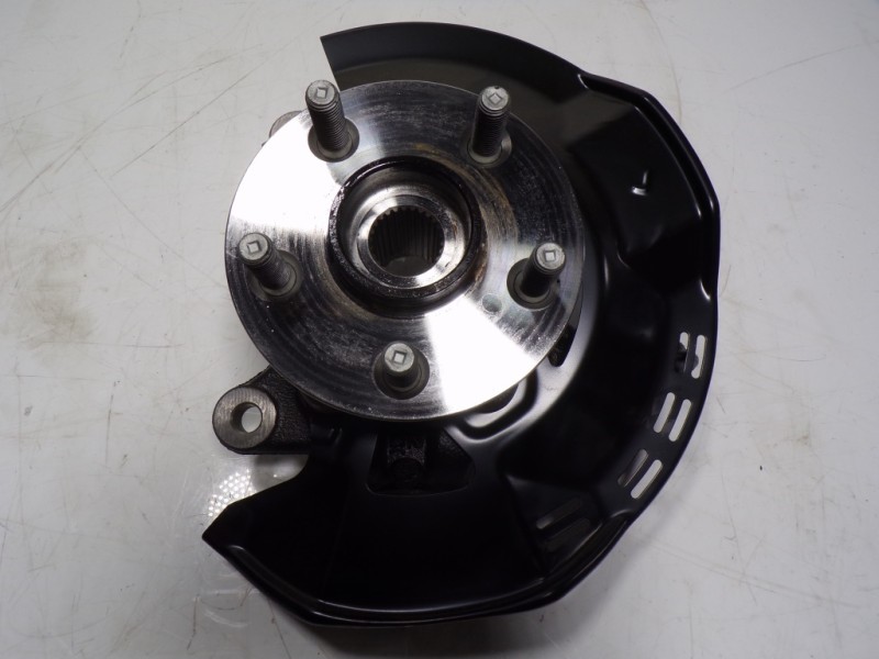 Recambio de mangueta delantera izquierda para toyota yaris 1.5 vvti hev referencia OEM IAM 4321202410 0622W861A 0622W861A