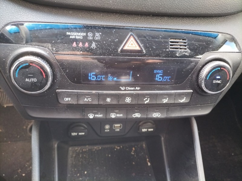 Recambio de mando climatizador para hyundai tucson essence bluedrive 2wd referencia OEM IAM 97250D7210TRY 97250D7210 