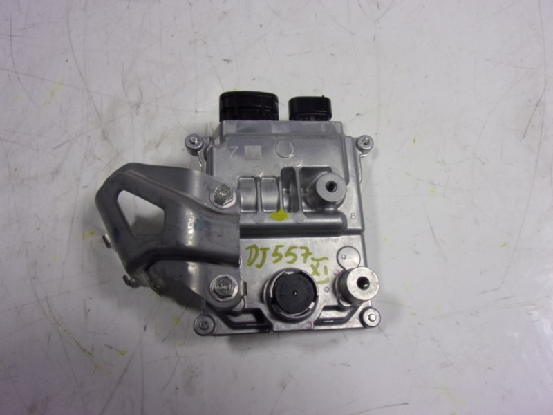 Recambio de modulo electronico para toyota c-hr 132 kw referencia OEM IAM 8957112010 8957112010 1B030418