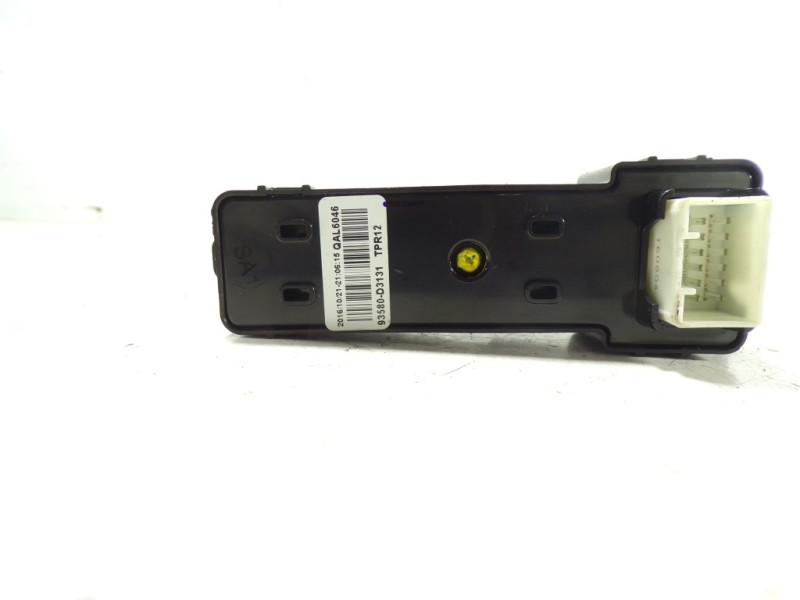 Recambio de mando elevalunas trasero derecho para hyundai tucson essence bluedrive 2wd referencia OEM IAM 93580D31314X 93580D313