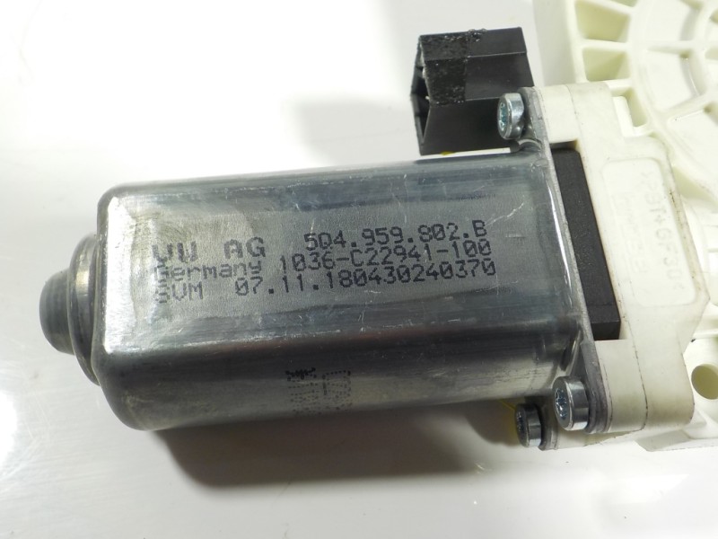 Recambio de motor elevalunas delantero derecho para volkswagen arteon (3h7) elegance referencia OEM IAM 4K0959802 5Q4959802B 