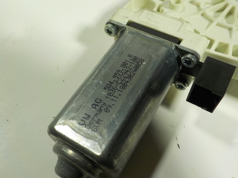 Recambio de motor elevalunas trasero derecho para volkswagen arteon (3h7) elegance referencia OEM IAM 4K0959801 5Q4959801B 