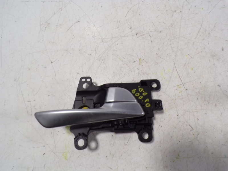 Recambio de maneta interior delantera derecha para hyundai tucson essence bluedrive 2wd referencia OEM IAM 82620D7010VCS  