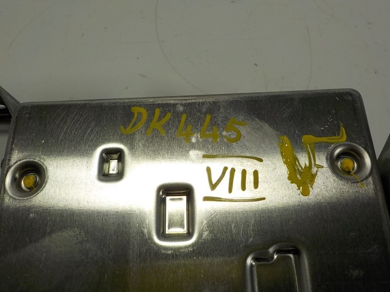 Recambio de modulo electronico para toyota yaris 1.5 vvti hev referencia OEM IAM 867400D030 867400D031 AD180061201