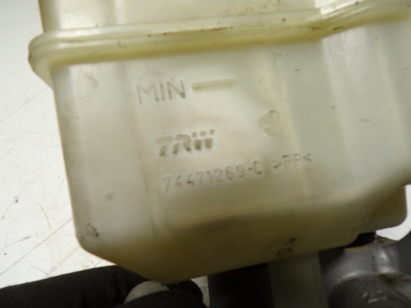 Recambio de bomba freno para land rover discovery 2.7 td v6 cat referencia OEM IAM SJJ500020 74471269C 