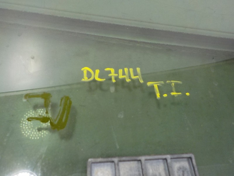 Recambio de cristal puerta trasero izquierdo para kia carens ( ) 1.7 crdi cat referencia OEM IAM 83410A4020  