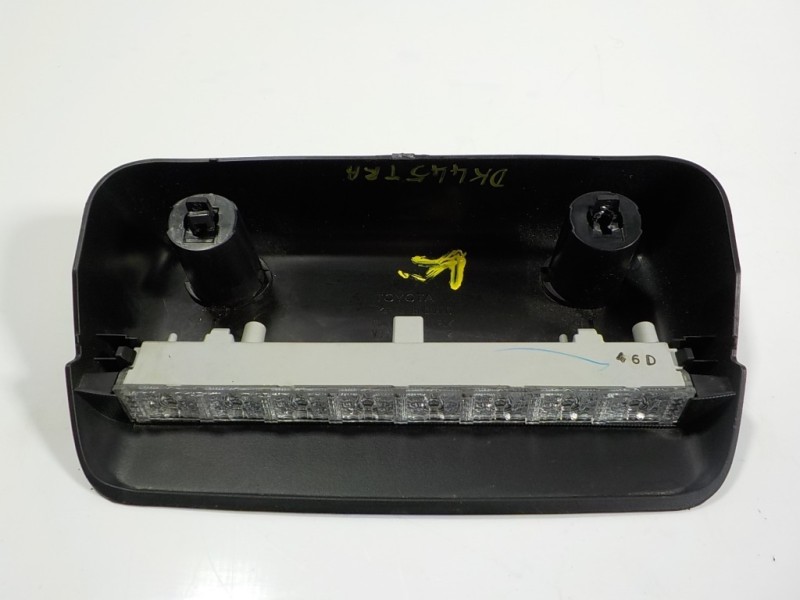 Recambio de piloto trasero central para toyota yaris 1.5 vvti hev referencia OEM IAM 81006K0020  