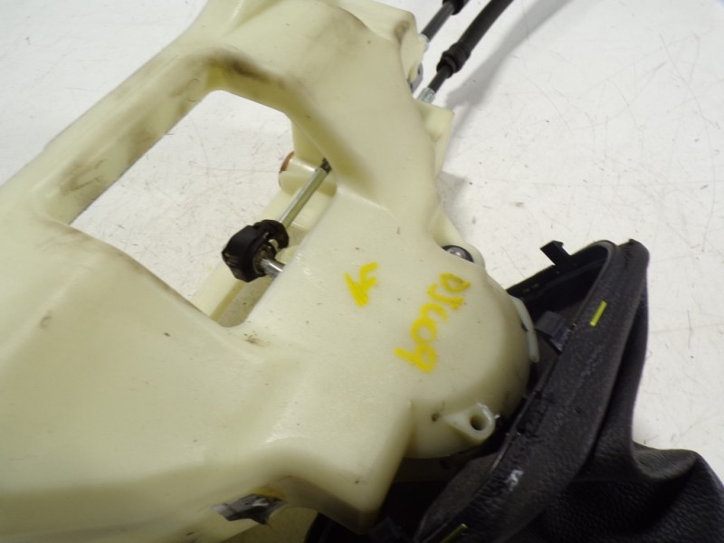 Recambio de palanca cambio para hyundai tucson essence bluedrive 2wd referencia OEM IAM 43700D7260TRB  