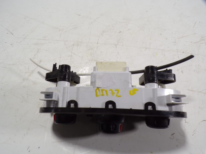 Recambio de mando calefaccion / aire acondicionado para dacia sandero 1.0 12v cat referencia OEM IAM 275100056R  