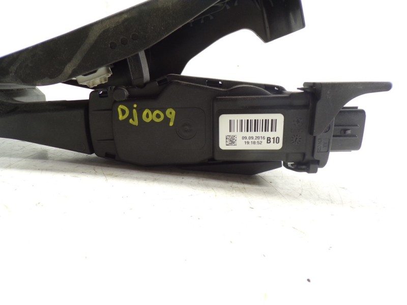 Recambio de potenciometro pedal para hyundai tucson essence bluedrive 2wd referencia OEM IAM 32700B1000  