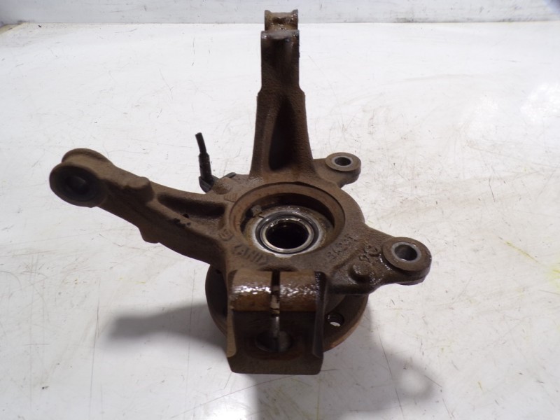 Recambio de mangueta delantera izquierda para dacia sandero 1.0 12v cat referencia OEM IAM 400155389R  