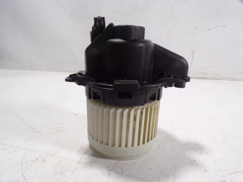 Recambio de motor calefaccion para dacia sandero 1.0 12v cat referencia OEM IAM   
