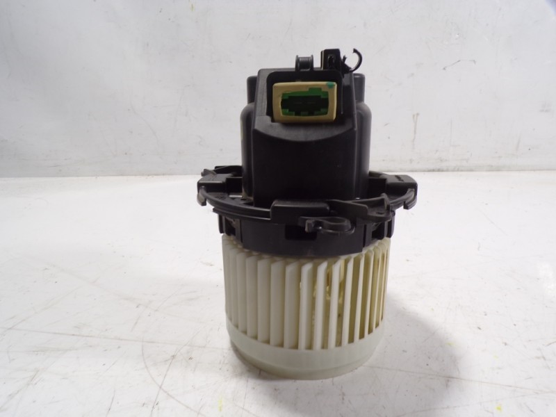 Recambio de motor calefaccion para dacia sandero 1.0 12v cat referencia OEM IAM   