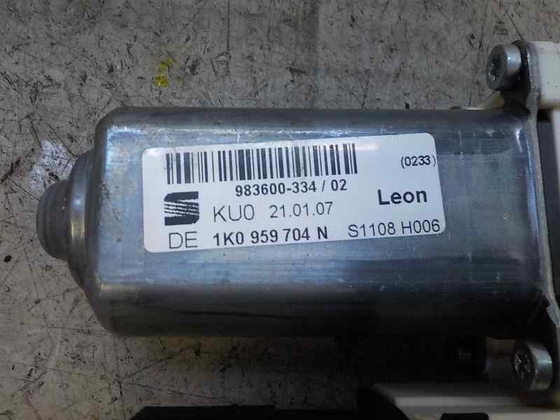Recambio de motor elevalunas trasero derecho para seat leon (1p1) 2.0 tdi referencia OEM IAM   