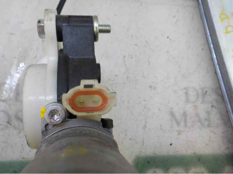 Recambio de elevalunas delantero derecho para hyundai i20 1.2 cat referencia OEM IAM 82404C7010 82402C7010 