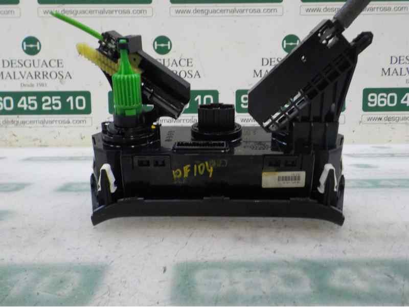 Recambio de mando calefaccion / aire acondicionado para hyundai i20 1.2 cat referencia OEM IAM 97250C8410RDR 97250C8410 