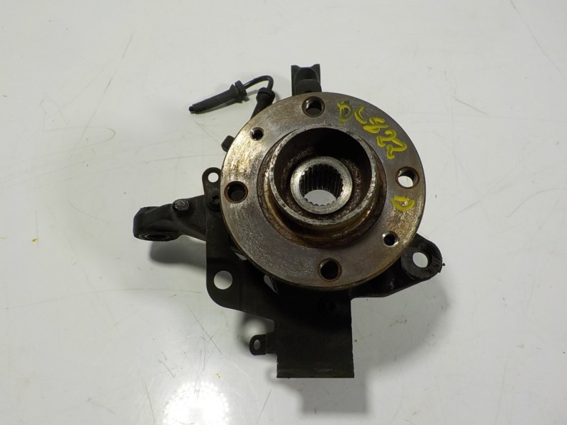 Recambio de mangueta delantera derecha para renault clio iv 1.5 dci diesel fap energy referencia OEM IAM 400145894R  402022048R