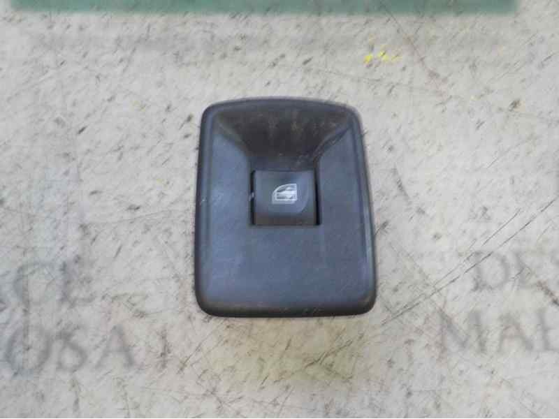 Recambio de mando elevalunas trasero derecho para renault kangoo 1.5 dci diesel fap referencia OEM IAM   
