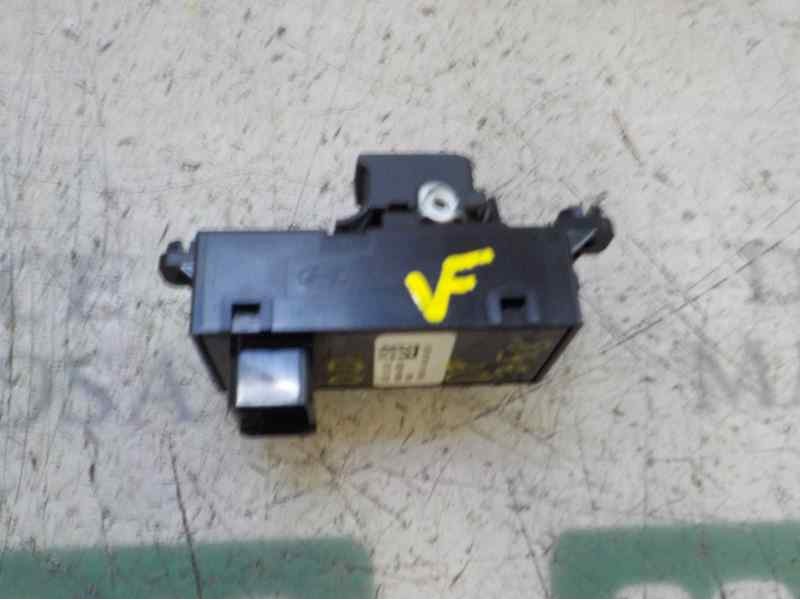 Recambio de mando elevalunas delantero derecho para kia cee´d 1.4 cat referencia OEM IAM 93580A2000WK  