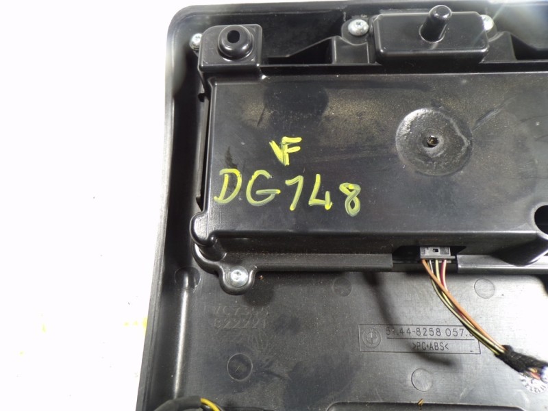 Recambio de piloto interior para bmw x5 (e53) 3.0 turbodiesel cat referencia OEM IAM 63316962055 8258057 