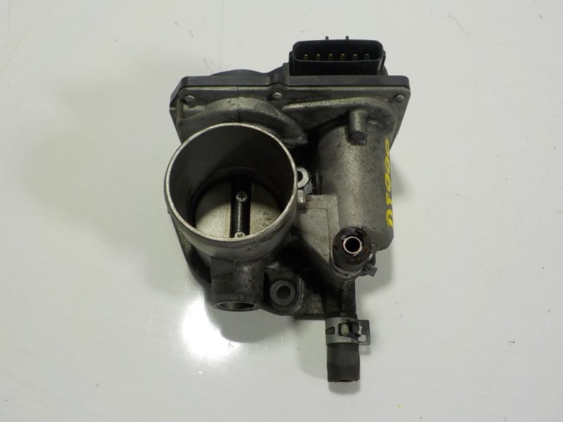 Recambio de caja mariposa para toyota yaris hybrid active referencia OEM IAM 2203047040 2203047040 142010T31