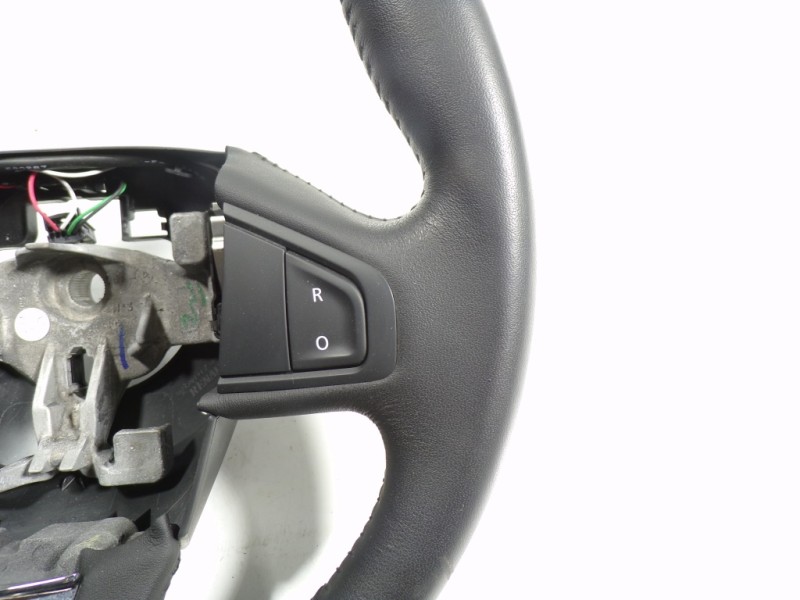 Recambio de volante para renault megane iii berlina 5 p 1.2 16v referencia OEM IAM   