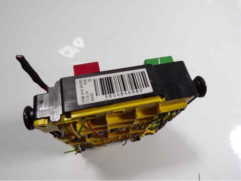 Recambio de caja reles / fusibles para peugeot 208 1.4 hdi fap referencia OEM IAM   