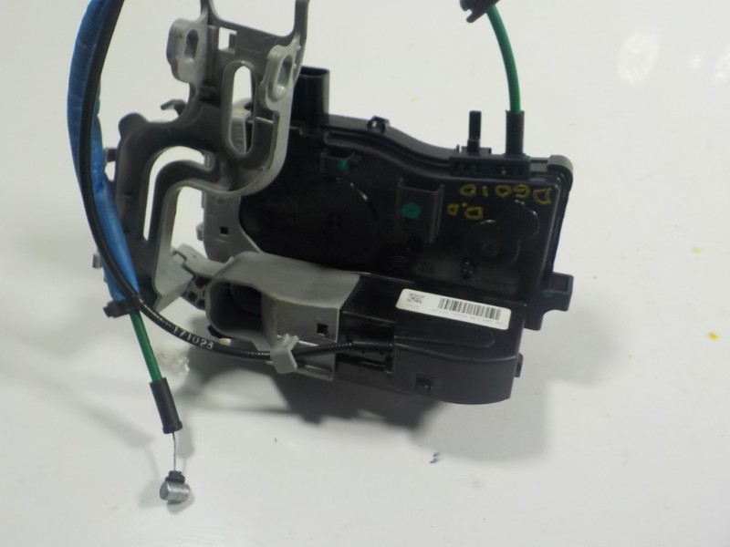 Recambio de cerradura puerta delantera derecha para hyundai ix20 1.6 cat referencia OEM IAM 813201K020 813201K020 