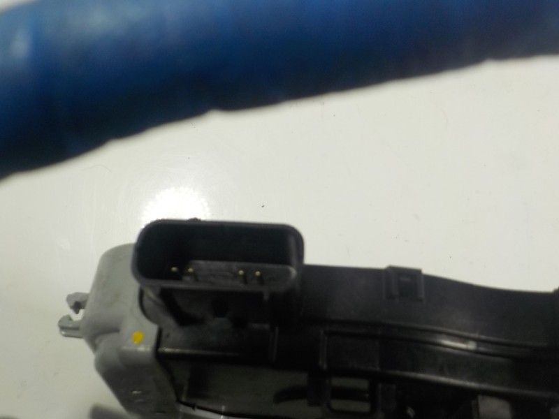 Recambio de cerradura puerta delantera derecha para hyundai ix20 1.6 cat referencia OEM IAM 813201K020 813201K020 