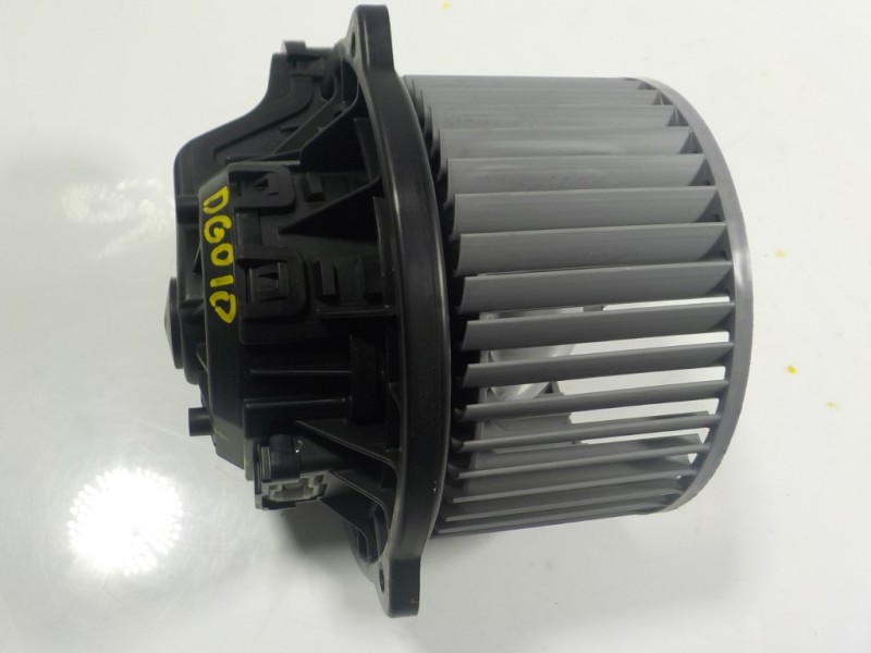 Recambio de motor calefaccion para hyundai ix20 1.6 cat referencia OEM IAM 971131P000 F00S3B2407 F00S3B2407