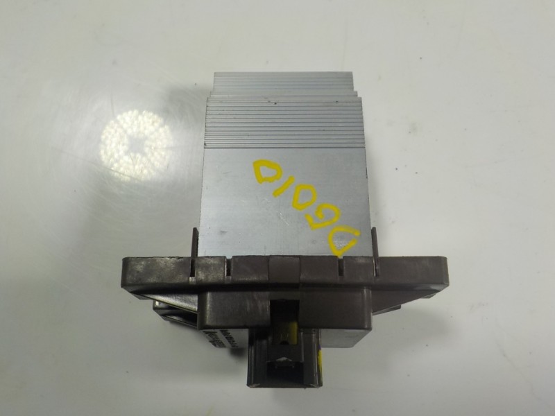 Recambio de resistencia calefaccion para hyundai ix20 1.6 cat referencia OEM IAM 972351E000  