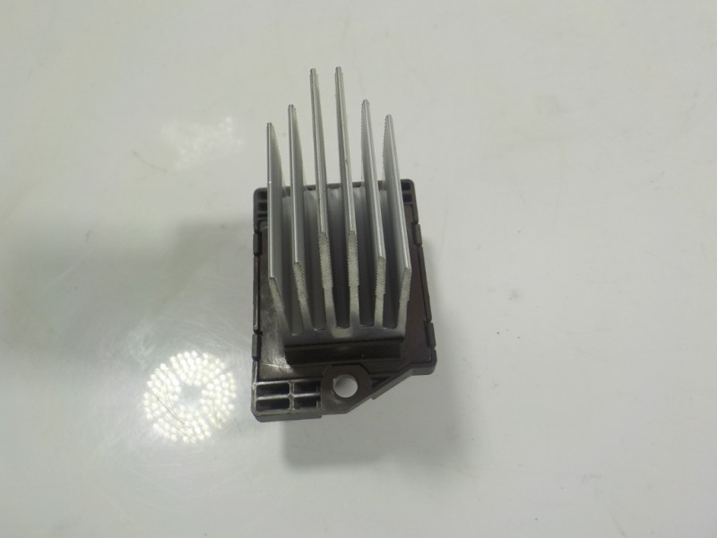 Recambio de resistencia calefaccion para hyundai ix20 1.6 cat referencia OEM IAM 972351E000  