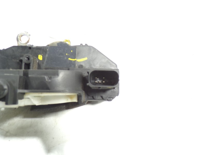 Recambio de cerradura puerta delantera derecha para opel insignia berlina 2.0 16v cdti referencia OEM IAM 133721  