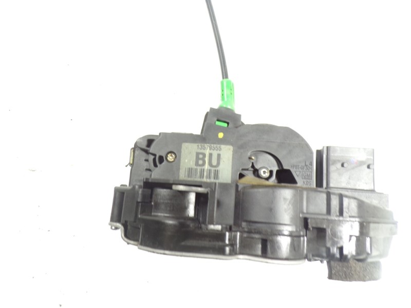 Recambio de cerradura puerta trasera izquierda para opel insignia berlina 2.0 16v cdti referencia OEM IAM 133690 13579555 