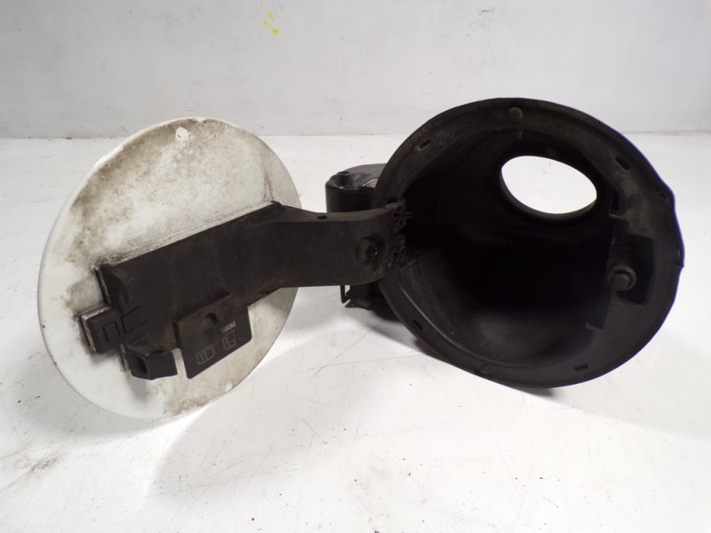 Recambio de tapa combustible para opel insignia berlina 2.0 16v cdti referencia OEM IAM 806287  