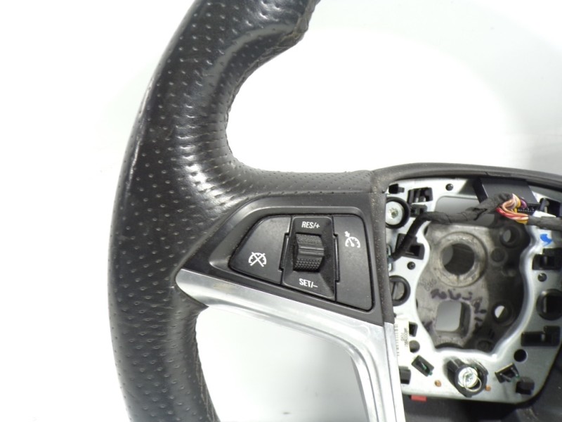 Recambio de volante para opel insignia berlina 2.0 16v cdti referencia OEM IAM 913527  913395